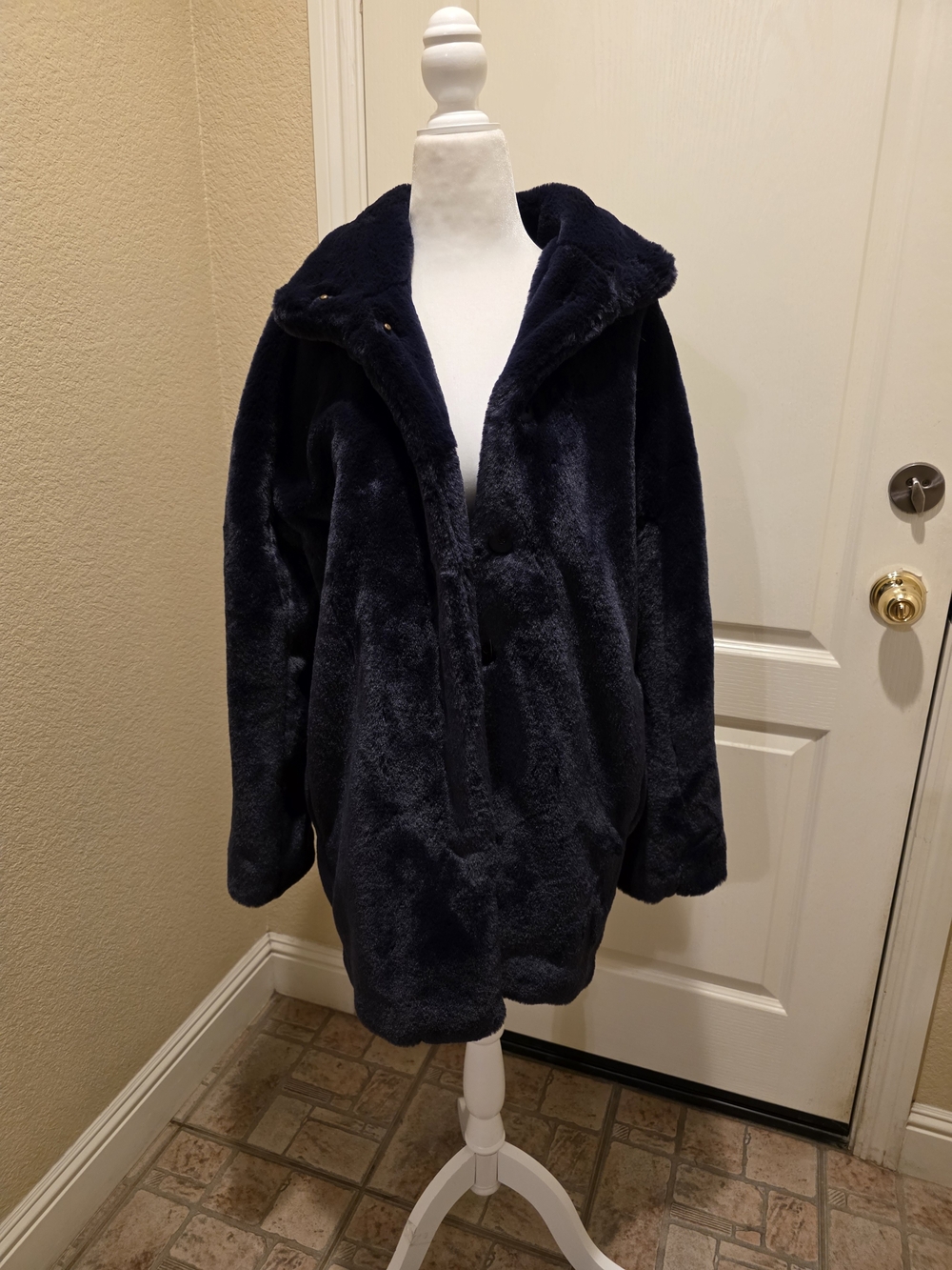 Madewell Plush Faux-Fur Jacket in Navy